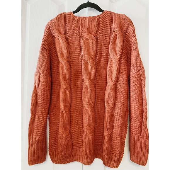 Sweet Generis woman’s Cable Knit Sweater size M-L - Picture 2 of 11